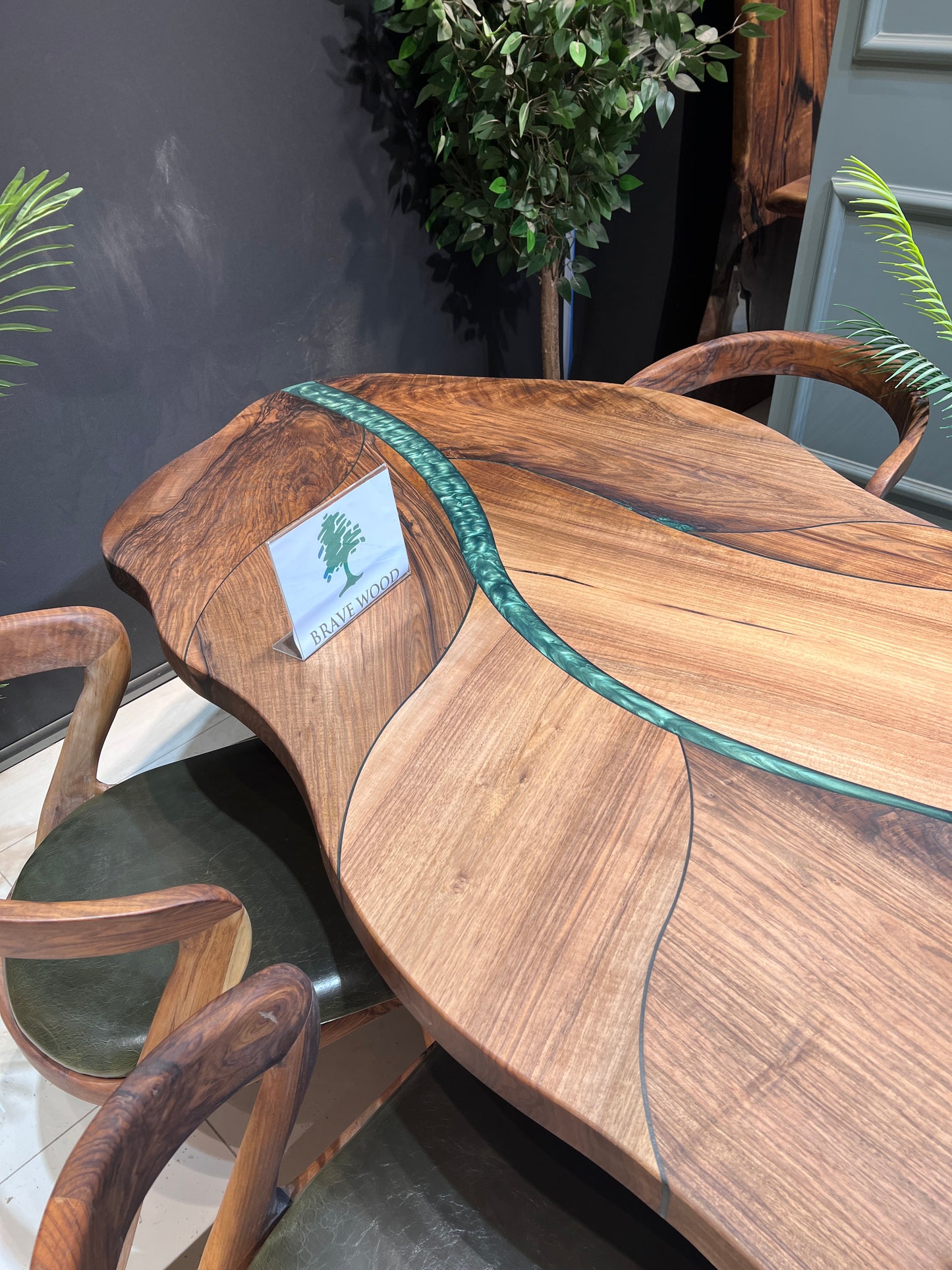 Leaf table made of walnut tree, Dining room table, Custom live edge dining table, Walnut table, Log table, Black walnut dining table,