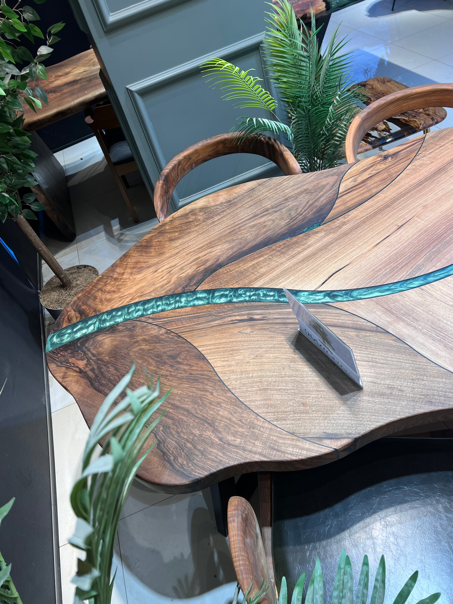 Leaf table made of walnut tree, Dining room table, Custom live edge dining table, Walnut table, Log table, Black walnut dining table,