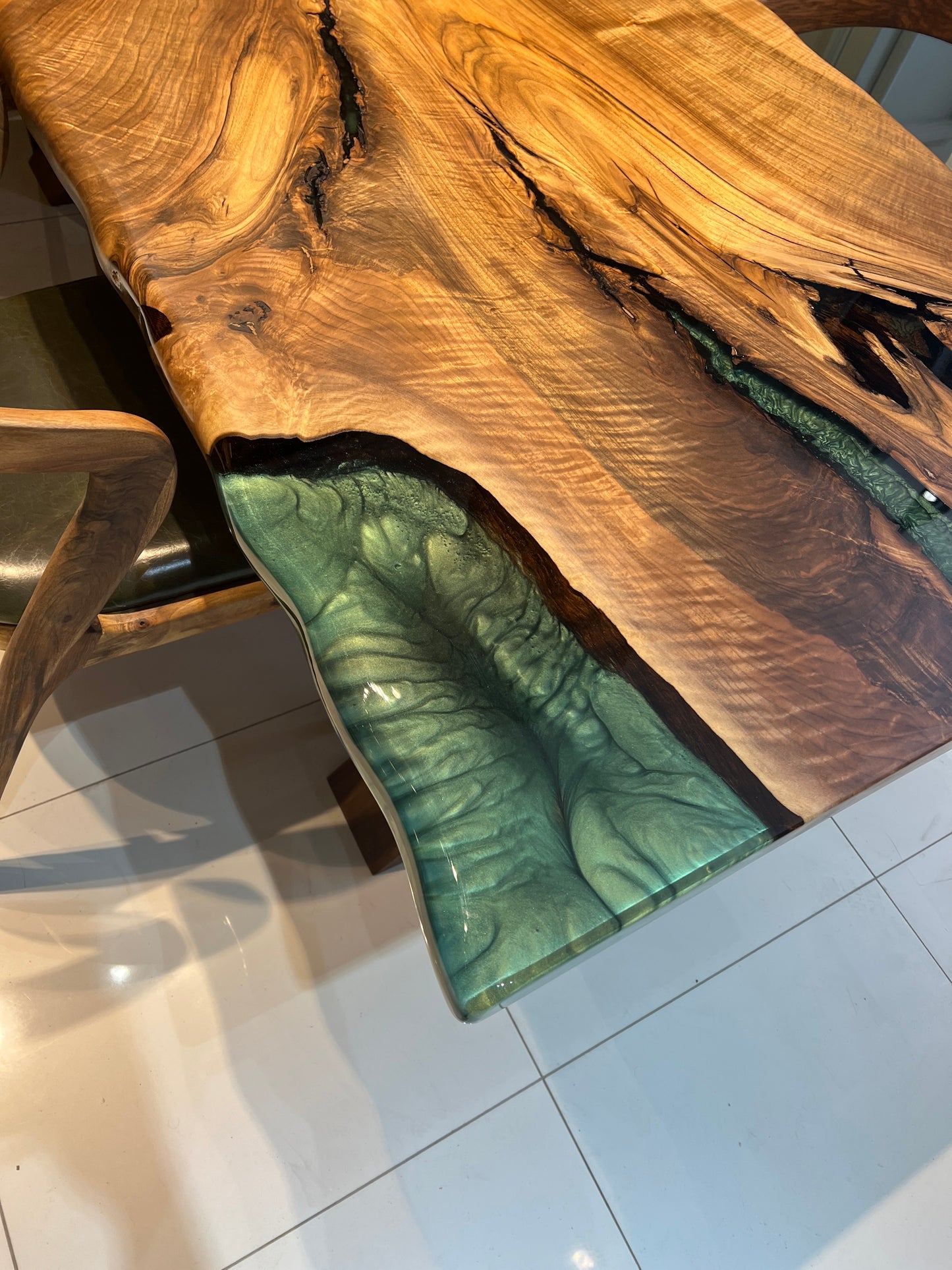 Dining room table, Green epoxy, Walnut wood, Epoxy table