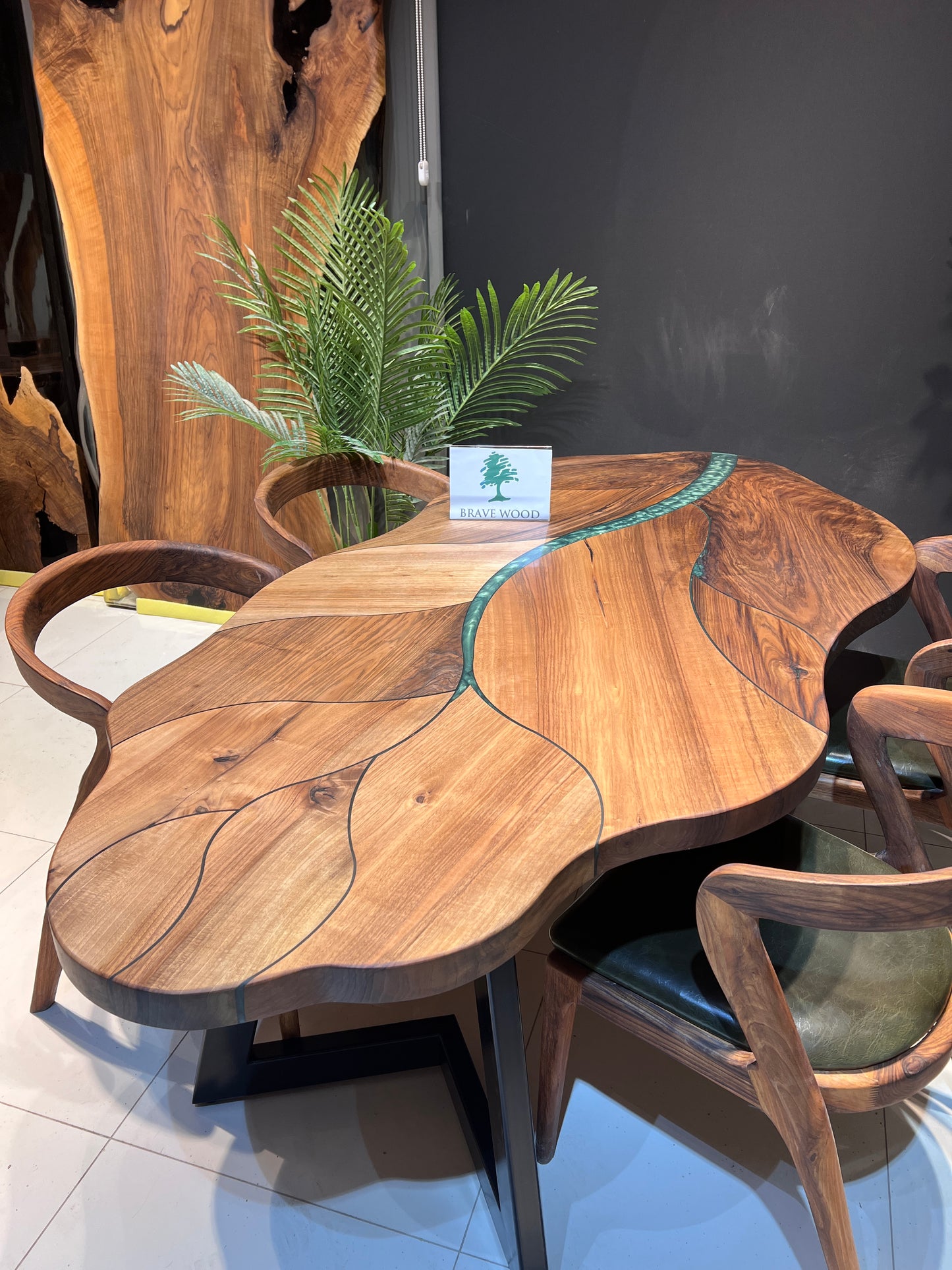 Leaf table made of walnut tree, Dining room table, Custom live edge dining table, Walnut table, Log table, Black walnut dining table,