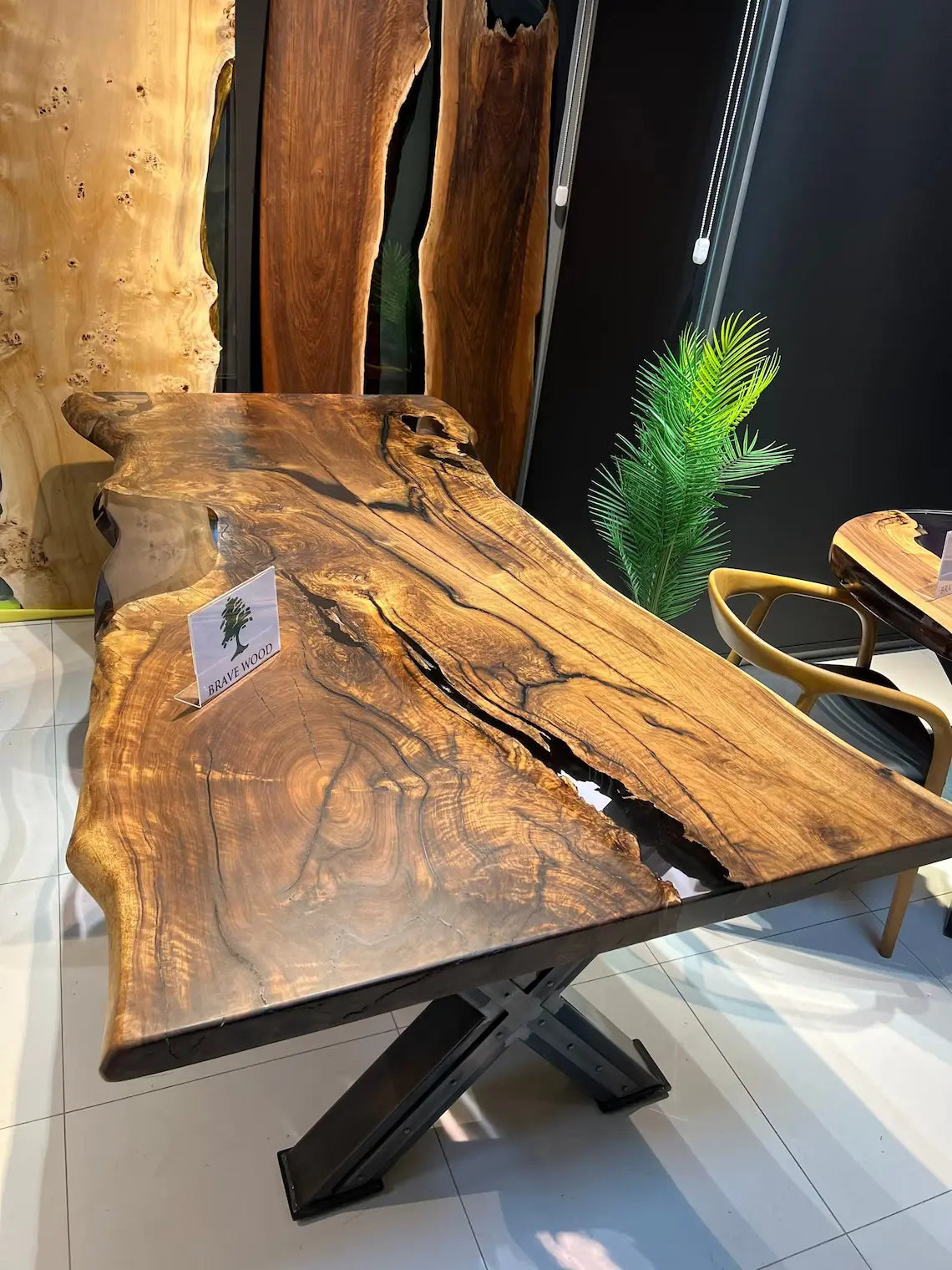 Walnut wood dining table, One piece walnut wood centennial, Dinner table, İn stock, Dining room table, Custom dining table